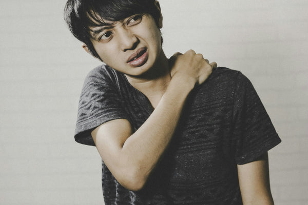 Nuque et dos tendus : comprendre l’inconfort et retrouver plus de détente au quotidien