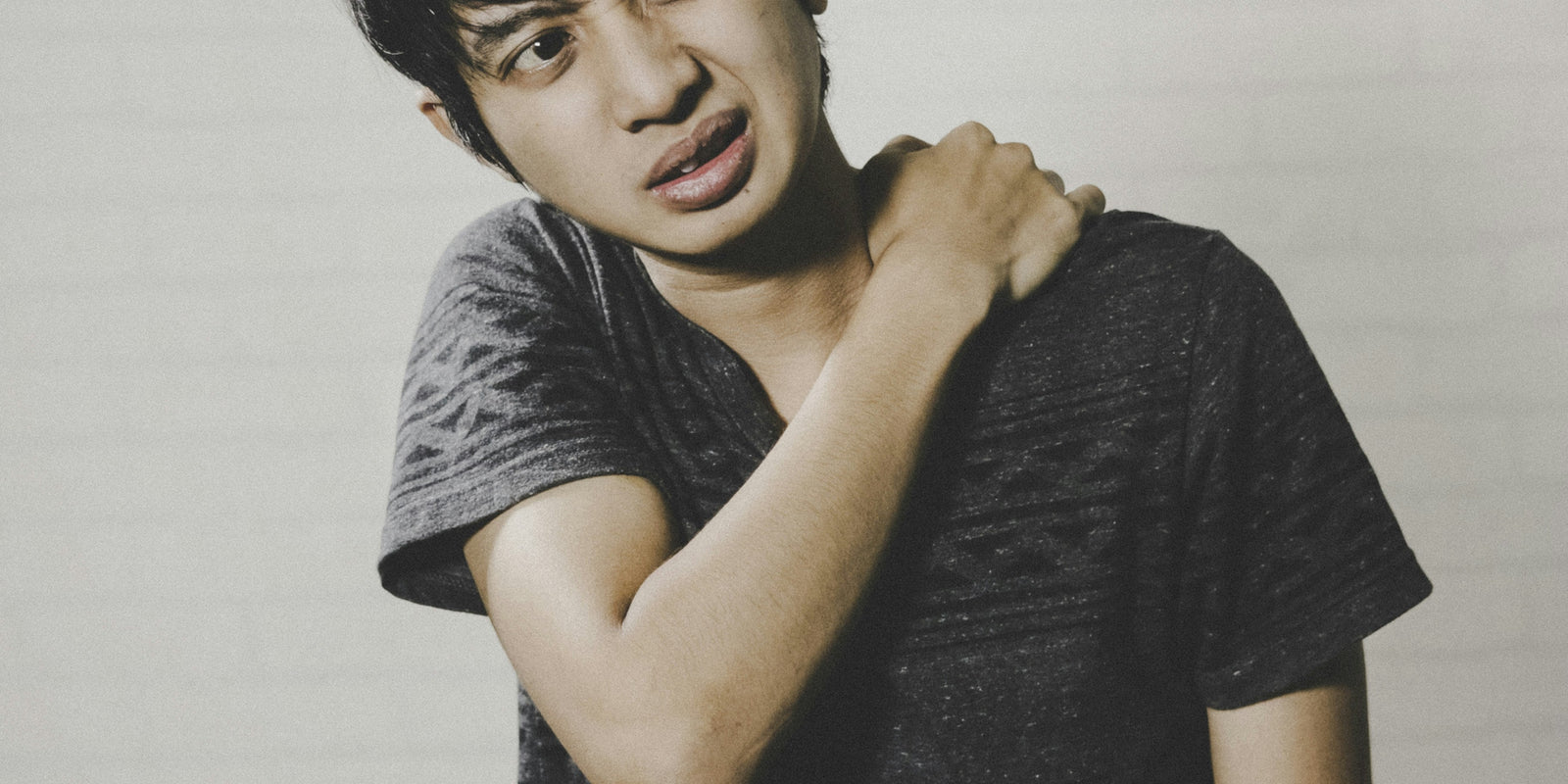 Nuque et dos tendus : comprendre l’inconfort et retrouver plus de détente au quotidien